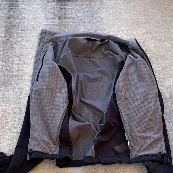 Marmot Men's Black Performance Jacket - Picture 7 of 13